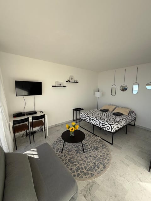 Studio panoramique & parking Apartment in Cap-d'Ail