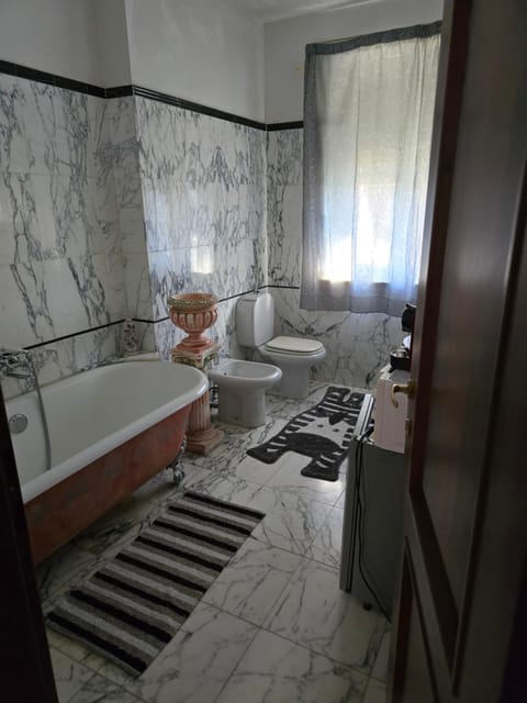 Holyfield Bed and Breakfast in Sarzana