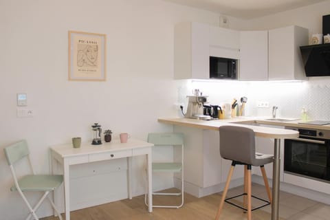 Charming 28 m Love Nest in Vanves Apartment in Vanves