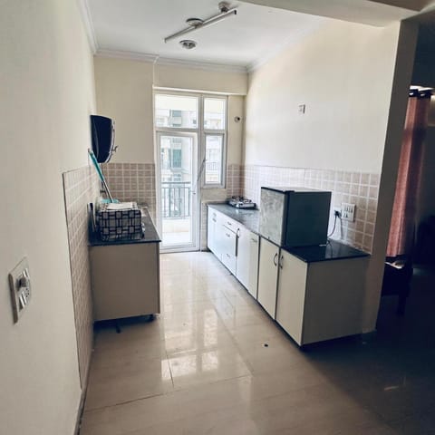 Flat in Saviour Greenisle Apartment in Noida