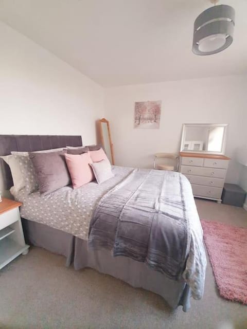 Seaview Self Catering-Fleetview House in Weymouth