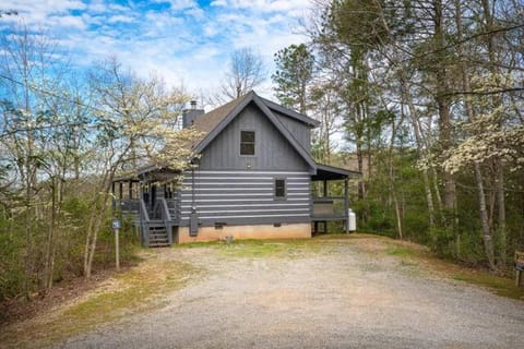 Peaceful Escape by Stony Brook Cabins House in Pittman Center