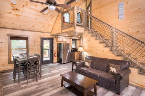 Greenbriar Getaway by Stony Brook Cabins House in Pittman Center