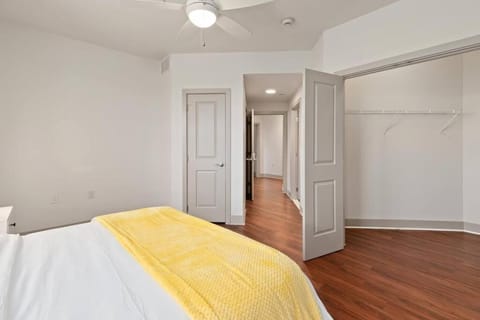 Affordable Private Room - Shared Apartment in Windsor