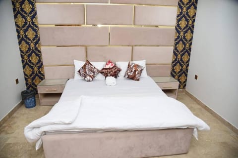 Gulistan E Johar Guest House Bed and Breakfast in Karachi