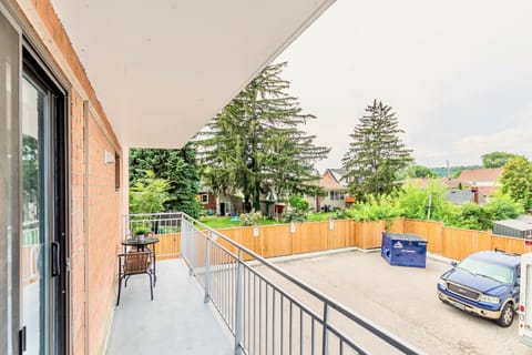 Modern 2BR - King Bed Apartment - PRIME Location Apartment in Hamilton