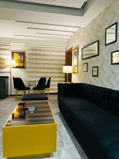 Bahria town Apartment in Lahore