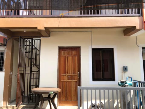 Nilo Villaluna Transient House Bed and Breakfast in Nasugbu