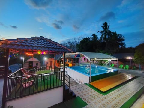 Pool view, Swimming pool, sunbed