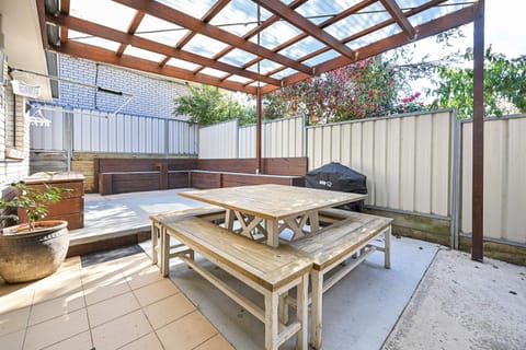 Patio, BBQ facilities