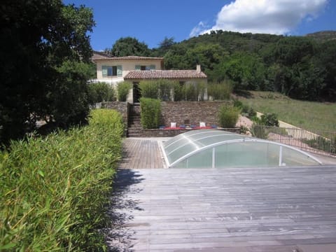 Belle Villa Grimaud avec piscine et 6 flippers, 1 babyfoot en free play House in Grimaud