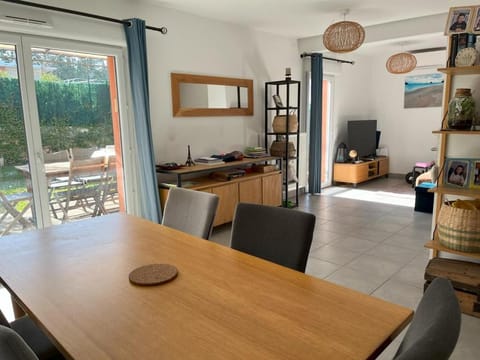 Maison 6 personnes St Cannat - 15 min Aix en Provence House in Lambesc