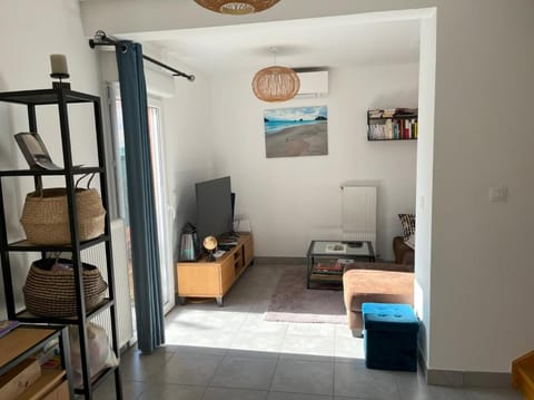 Maison 6 personnes St Cannat - 15 min Aix en Provence House in Lambesc