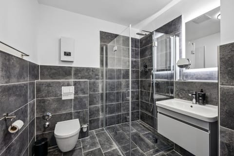 Shower, Toilet, Bathroom