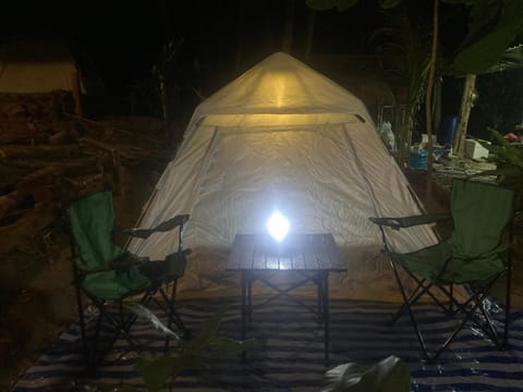 บนเขาแคมป์ปิ้ง Luxury tent in Ko Pha-ngan Sub-district