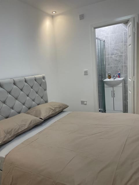 Feltham rest place Vacation rental in London Borough of Hounslow