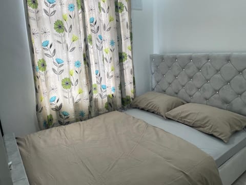 Feltham rest place Vacation rental in London Borough of Hounslow