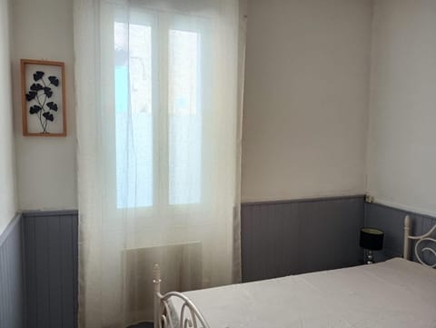 Alpes De Haute Provence GREOUX LES BAINS VINON SUR VERDON ELU PLUS BEAU VILLAGE DE FRANCE POUR 4 a 5 PERS APPT 2 PCES Tout Confort Apartment in Gréoux-les-Bains