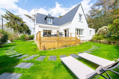 Patio, Garden, Garden view, sunbed