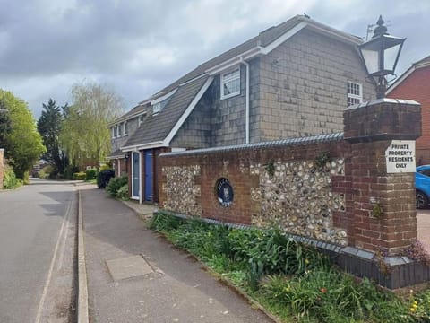 Property building, Street view