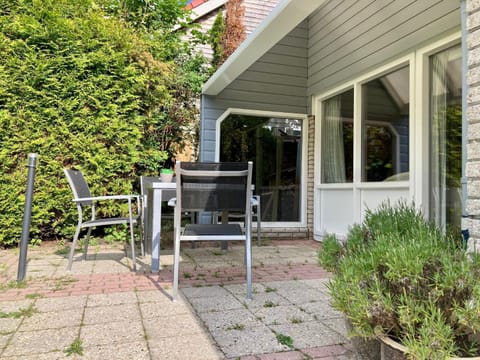 Holiday house Viktoria at lake Lauwersmeer House in Anjum