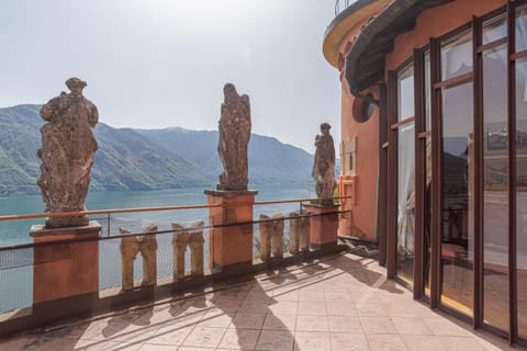 Balcony/Terrace, Lake view