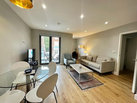 Queens Road Apartment in Weybridge