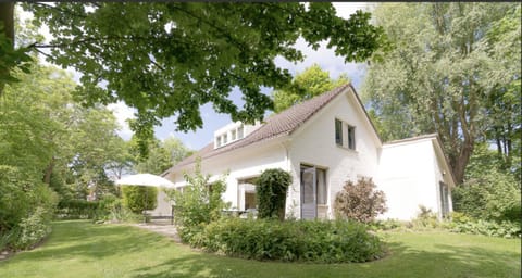 VZ1157 Vrijstaand zeer ruim vakantiehuis in Oostkapelle House in Oostkapelle