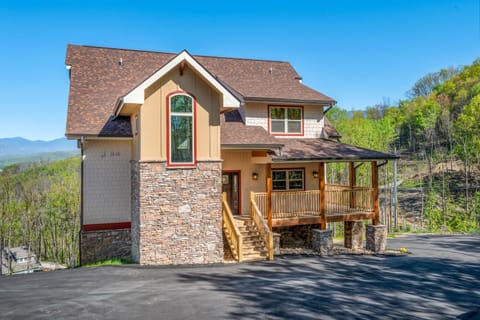 Villa Tavia by Stony Brook Cabins House in Gatlinburg