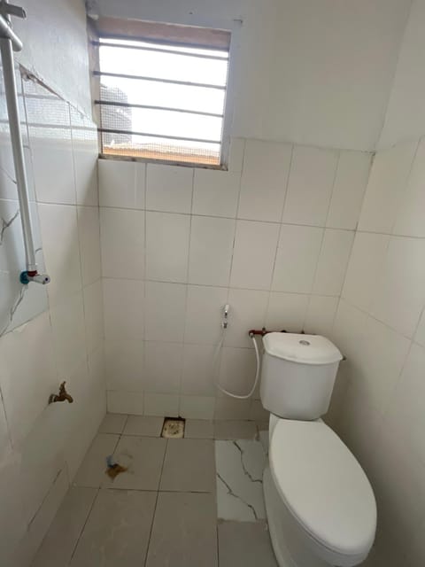 Shower, Toilet, bidet