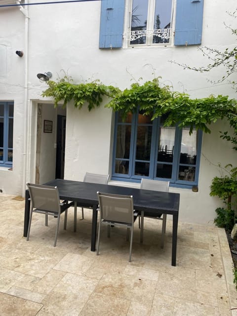 Grande Maison de famille patio, babyfoot… House in Marennes-Hiers-Brouage