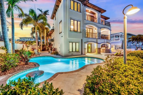 A Pirate's Dream Ami-Private House-Heated Pool-5BR-Water Views From Every Room-Heated Pool House in Holmes Beach