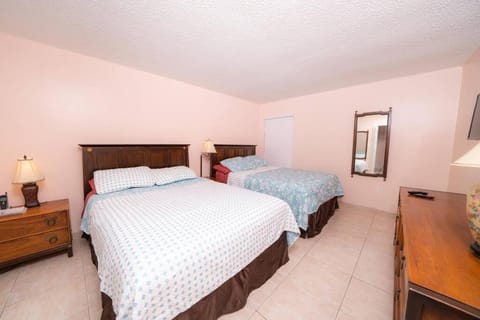 Enjoy Fully Equipped 2BR Condo Near The Beach Apartment in Sunny Isles Beach