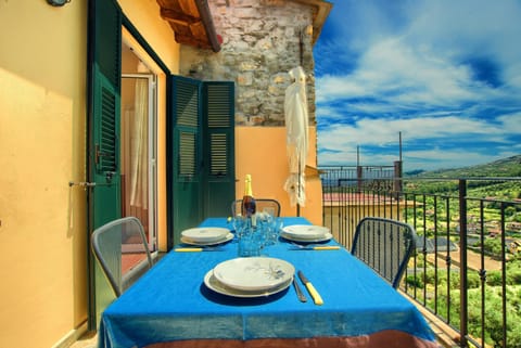 Patio, Natural landscape, View (from property/room), Balcony/Terrace