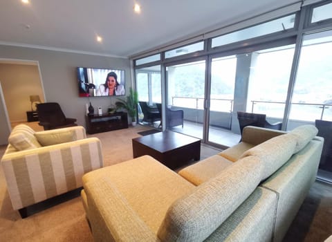 Oxleys 501 3 Bedroom Penthouse Apartment in Picton