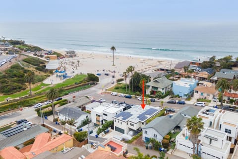 Moonlight Modern by AvantStay Footsteps from Shops and Beach! House in Encinitas