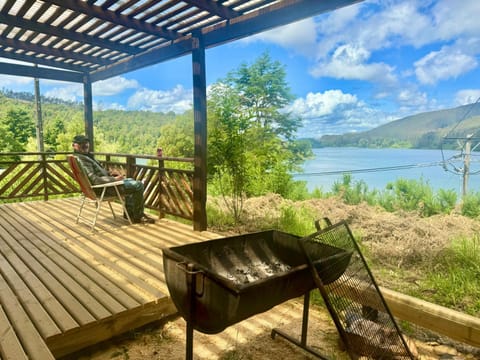 Cabaña nueva con vista al rio House in Los Ríos, Chile