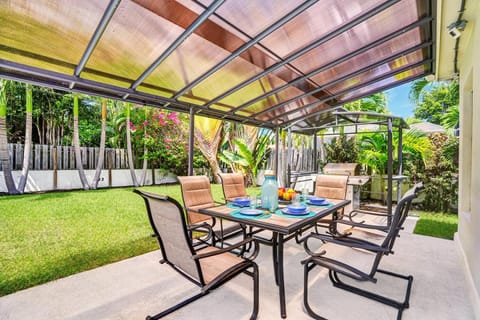 Patio, Garden, Dining area