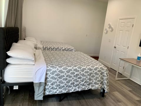 Oceanside Single Bedroom - Close to Legoland & Beach Alojamiento y desayuno in Vista