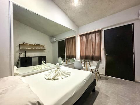 Loft Omega para 2 personas con piscina y billar Apartment in Merida