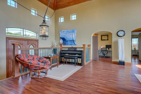 Family-Friendly Fischer Home with Private Hot Tub! House in Canyon Lake