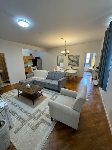 Bright 3-Bedroom Apartment in Manhattan! Apartment in Harlem