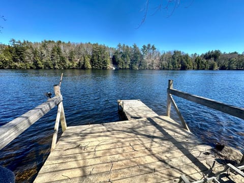 Cozy Riverfront Cottage with dock close to Lake George Nature lodge in Saratoga