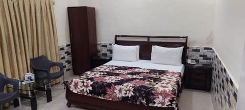 Hotel Royal Vista Bed and Breakfast in Karachi