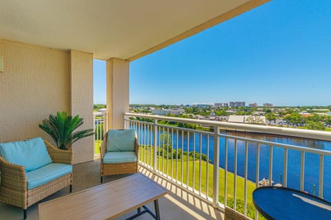 View (from property/room), Balcony/Terrace, River view