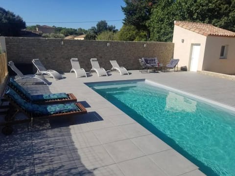 Villa avec piscine chauffée à 5 min d'Uzès - Idéal pour vos vacances en famille Villa in Uzes