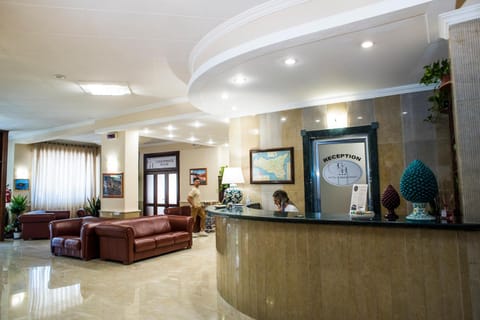 TV and multimedia, Living room, Lobby or reception