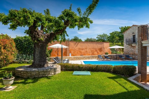 Beautiful Villa Gospodi with pool in Tinjan Villa in Istria County