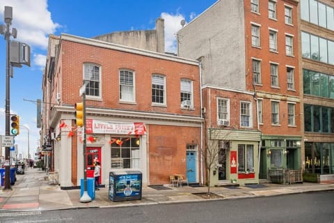 Fabulous Corner with views of historic Old City! Appartement in Penns Landing