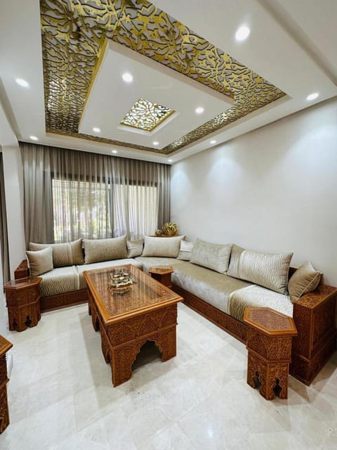 Charming Villa, Breathtaking Garden View Villa in Casablanca-Settat